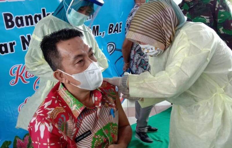 Pj Sekda Basel Jalani Vaksinasi Covid-19 Pertama Pj Sekda Basel Jalani Vaksinasi Covid-19 Pertama