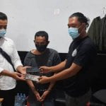 Pelaku Pencurian 2 Unit Smartphone Ditangkap Saat Kepergok Masuk Rumah Warga Pelaku Pencurian 2 Unit Smartphone Ditangkap Saat Kepergok Masuk Rumah Warga