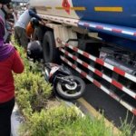 Tabrakan di Koba, Kaki Pemotor Terlindas Mobil Tangki BBM Tabrakan di Koba, Kaki Pemotor Terlindas Mobil Tangki BBM