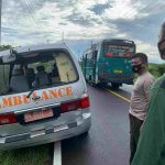 Selesai Antar Jenazah Pasien Covid-19, Ambulans RSUP Terbalik Selesai Antar Jenazah Pasien Covid-19, Ambulans RSUP Terbalik