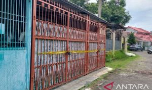 Penemuan jenazah satu keluarga di Perumahan Citra Satu, Kalideres Penemuan jenazah satu keluarga di Perumahan Citra Satu, Kalideres