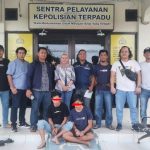 Pelaku Pencurian Buah Kelapa Sawit Milik PT GML Di Desa Mabat Kec.Bakam Berhasil diringkus Tim Buser Kelambit Satreskrim Polres Bangka Pelaku Pencurian Buah Kelapa Sawit Milik PT GML Di Desa Mabat Kec.Bakam Berhasil diringkus Tim Buser Kelambit Satreskrim Polres Bangka
